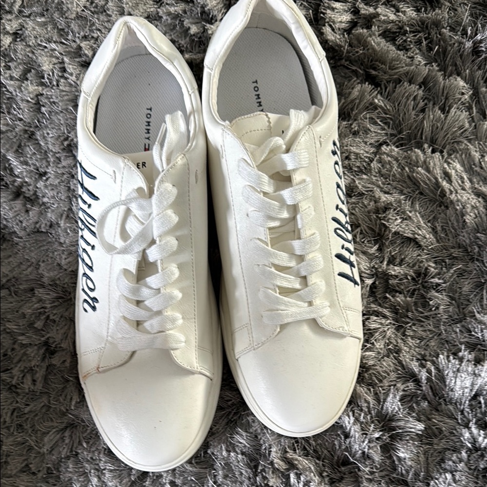 men's sneakers never worn